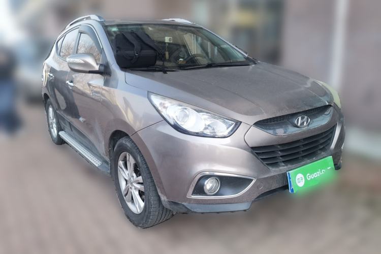 Used Hyundai ix35 2010 2.0L Automatic Two-Wheel Drive Elite Edition GLS Front Right 45 Deg