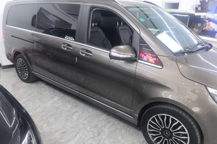 Used Mercedes-Benz V-Class 2017 V 260 L Prestige Extended Edition Exterior 3