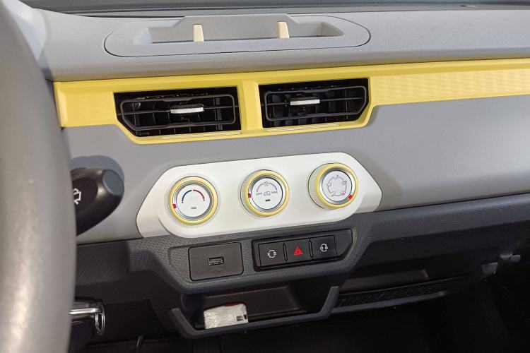 Used Chery QQ Ice Cream 2022 170km Sundae Phosphate Lithium-Ion