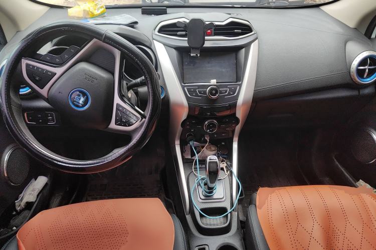 Used BYD Yuan New Energy 2018 EV360 Smart Connect Cool Edition Center Console