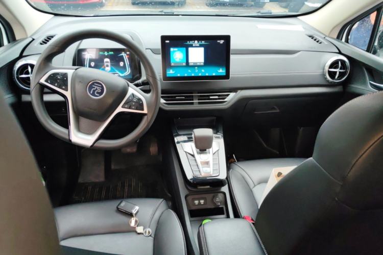 Used BYD Yuan New Energy 2019 EV535 Smart Connect Trendsetting Model
