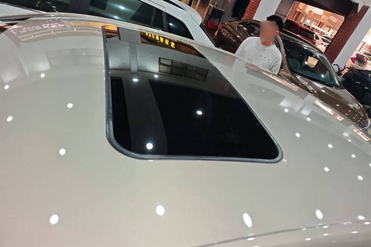 Used Roewe i5 2020 1.5L Automatic 4G Connected Linghao Edition Roof