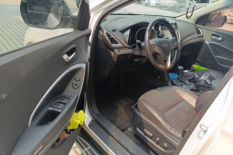 Used Hyundai Santa Fe 2013 Revised Version 2.4L Automatic All-Wheel Drive Smart Type Driver Seat