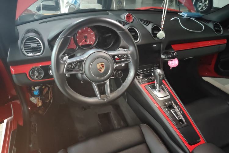 Used Porsche 718 2020 Boxster 2.0T Center Console