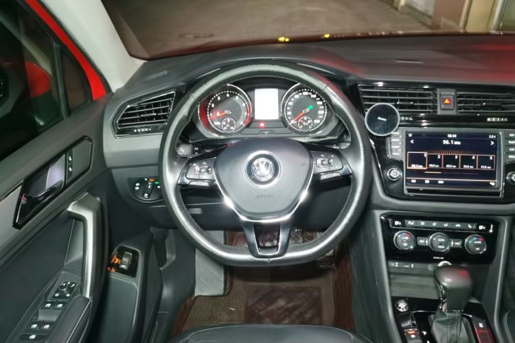 Used Volkswagen Tiguan L 2017 330TSI Automatic Two-Wheel Drive Luxury Edition