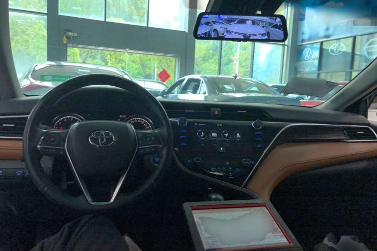 Used Toyota Camry 2019 Revised Version 2.0G Luxury Edition
