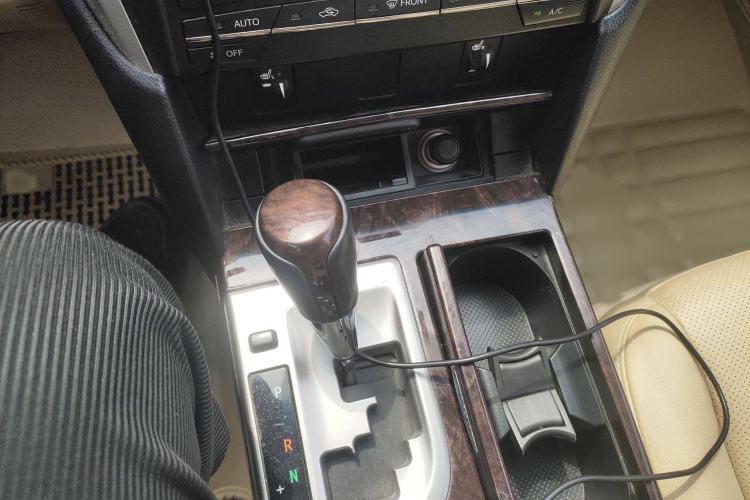 Used Toyota Camry 2015 2.0G Premier Edition
