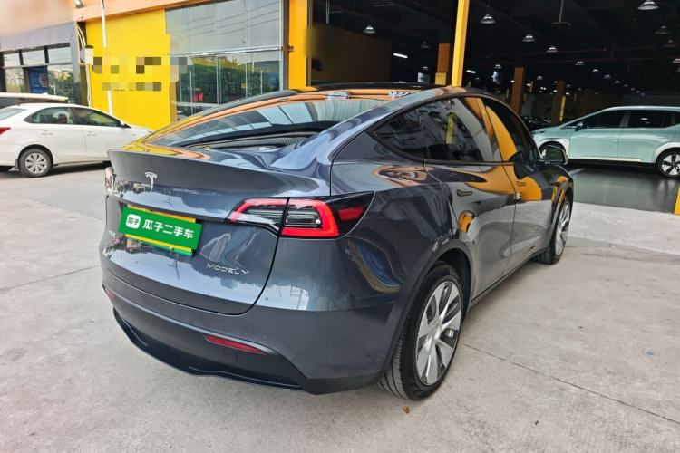 Used Tesla Model Y 2022 Long-Range All-Wheel-Drive Version