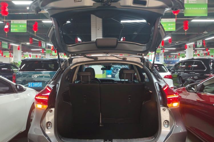 Used Nissan Kicks 2023 Jingqing Edition 1.5L Unleash Pure "Jing" – The Luxurious Version Trunk