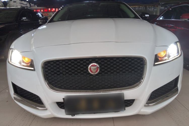 Used Jaguar XF 2016 XF 2.0T Two-Wheel-Drive Luxury Edition Front