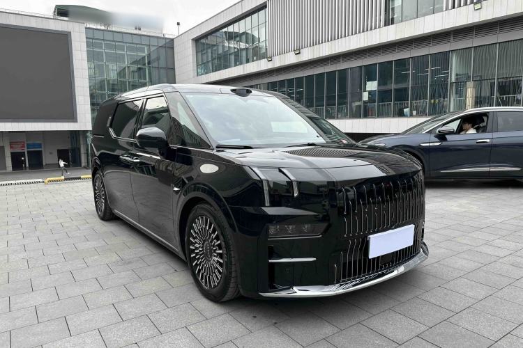 Used Zeekr 009 2024 7-Seater Walk-Through Version Four-Wheel Drive 108 kWh Exterior 2