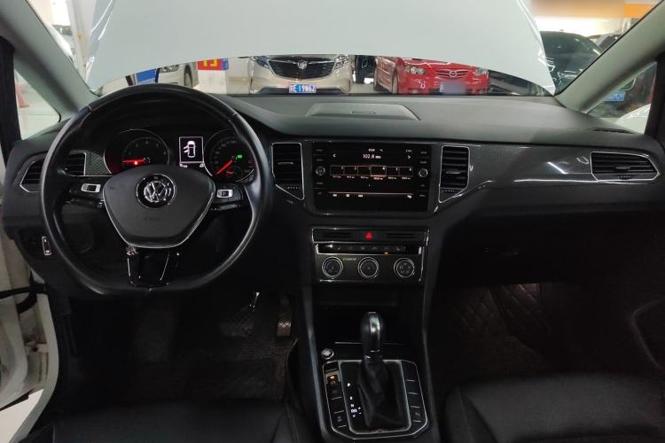 Used Volkswagen Golf Sportsvan 2016 280TSI Automatic Luxury Model Center Console