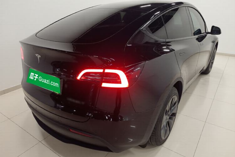 Used Tesla Model Y 2023 Long-Range All-Wheel-Drive Version