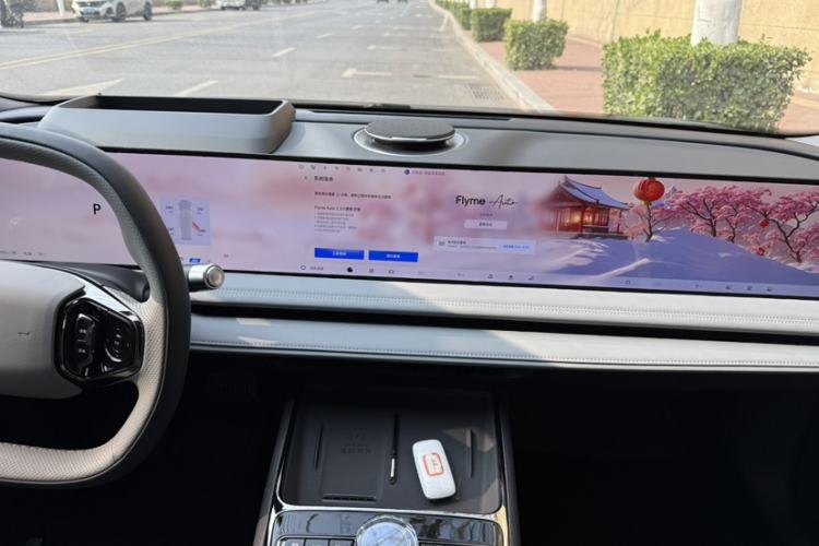 Used Geely Galaxy E8 2025 700 km Long-Range Intelligent Driving Version
