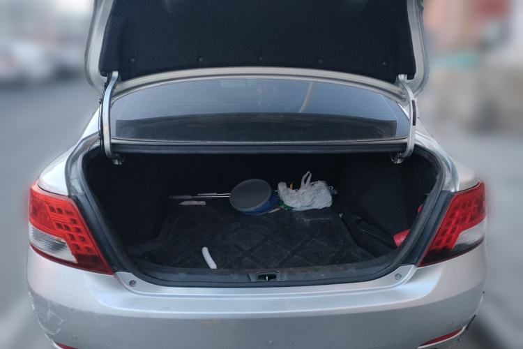 Used Zotye Z300 2014 1.5L Value Edition Manual Elite Model Trunk