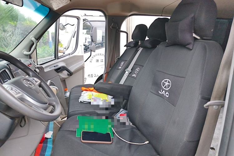 Used JAC Group Sunray 2024 2.0T Comfort Edition Single-Tyre Low-Roof Van with 5/6/7 Seating Configurations