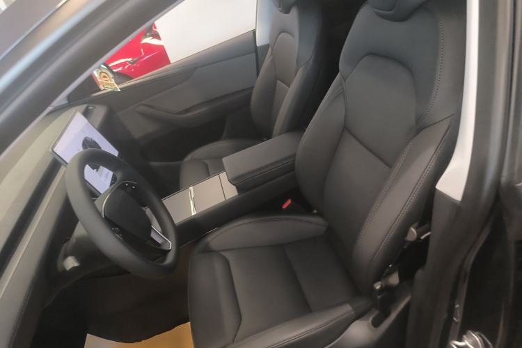 Used Tesla Model Y 2025 Rear-Wheel-Drive Version