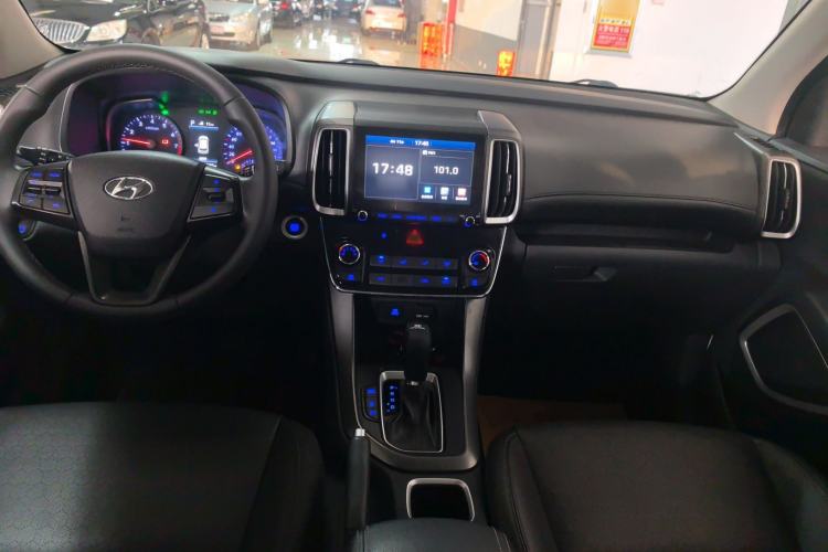 Used Hyundai ix35 2019 2.0L Automatic 2WD Zhiyong·Changxiang Edition China V Standard Center Console