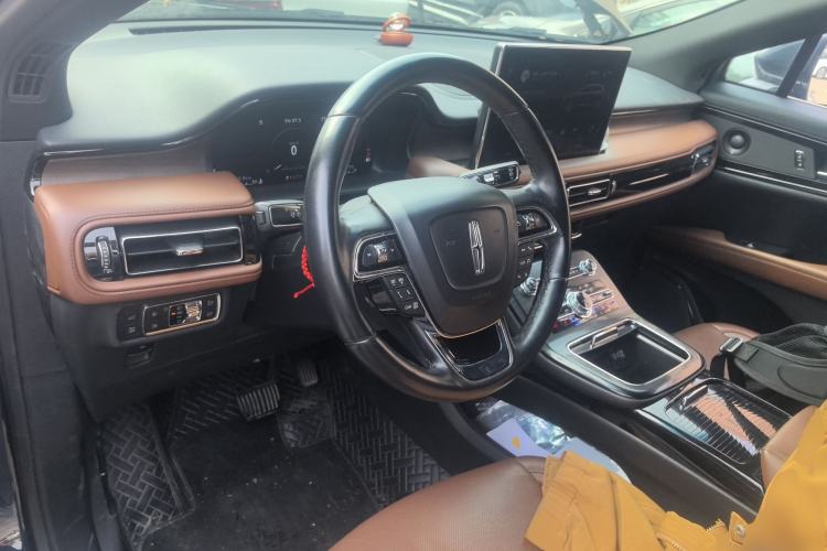 Used Lincoln Nautilus 2021 2.0T Four-Wheel Drive Luxury Edition Center Console