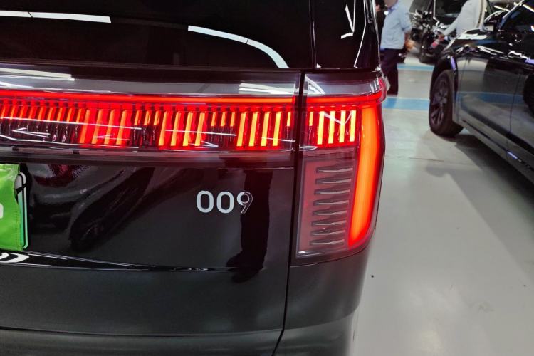 Used Zeekr 009 2022 WE Edition
