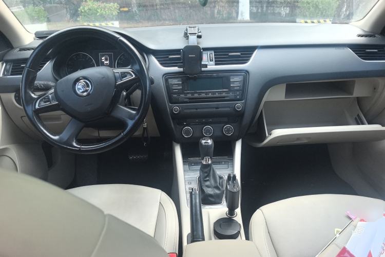 Used Skoda Octavia 2015 1.6L Automatic Yijun Edition
