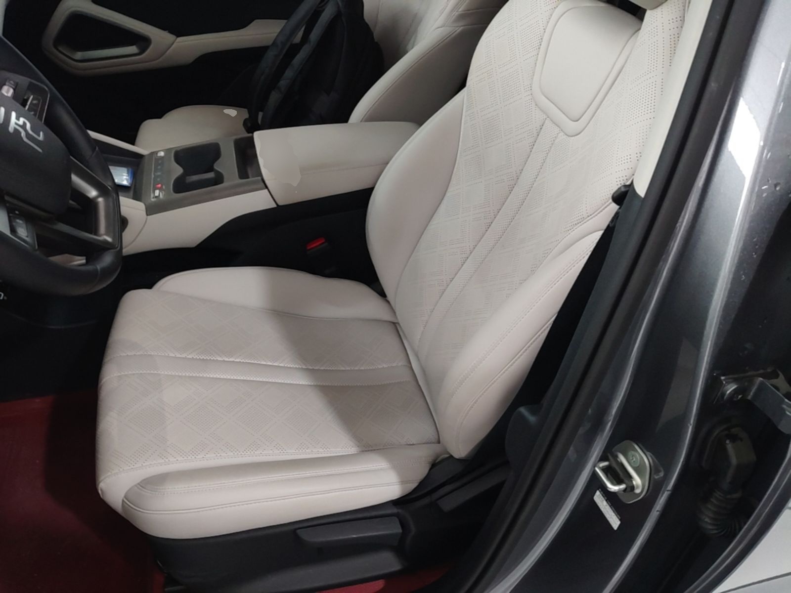 BYD Yuan UP 2025 Intelligent Driving Version 401 KM Dynamic Edition — снимка 17