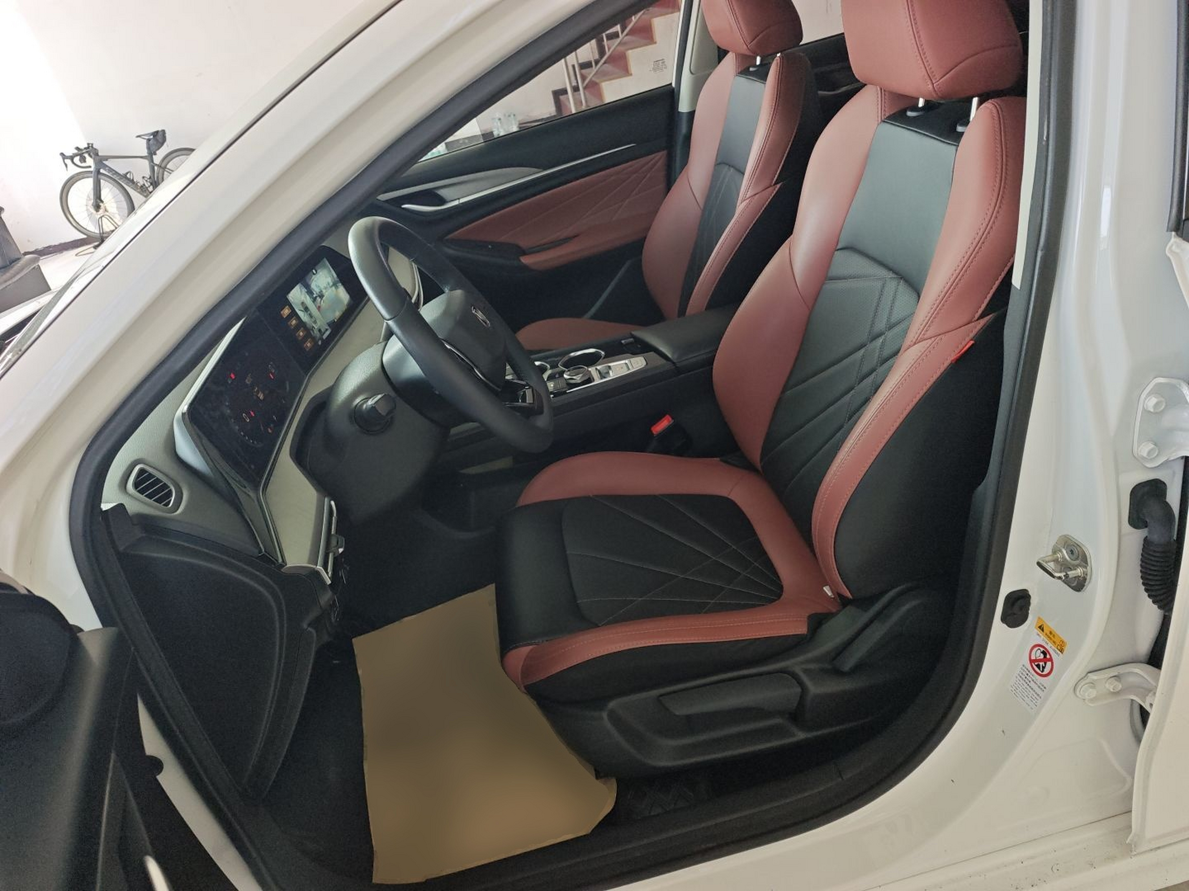 Переднее сиденье в автомобиле