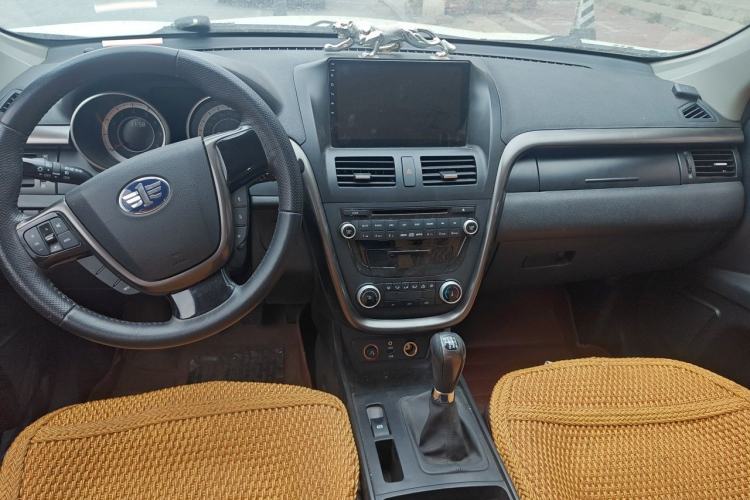Used Bestune X80 2016 2.0L manual base trim