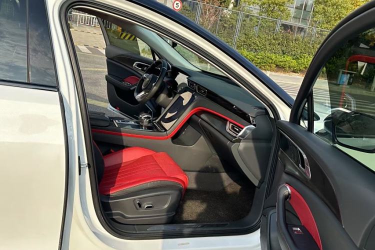 Used Hongqi H6 2023 2.0T Zhiyi Version