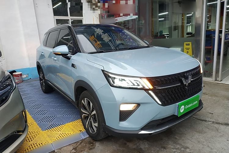 Used Wuling Asta 2022 2.0L DHT Electric-Speed Version

