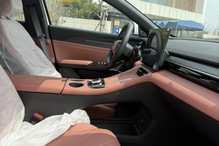 Used Geely Galaxy L6 2025 EM-i 140km Long-Range Version