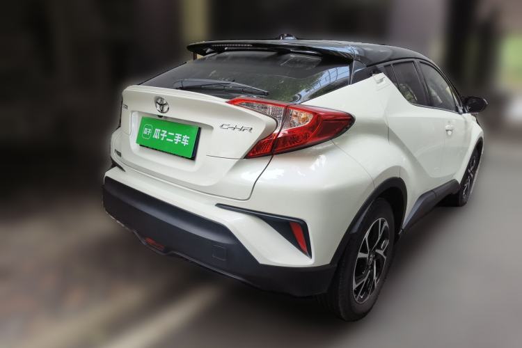 Used Toyota C-HR 2018 2.0L Leading with Sunroof China VI Standard
