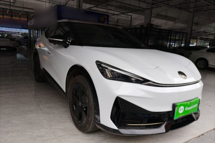 Used Volkswagen ID.UNYX 2024 Pro Long-Range Version Front Right 45 Deg