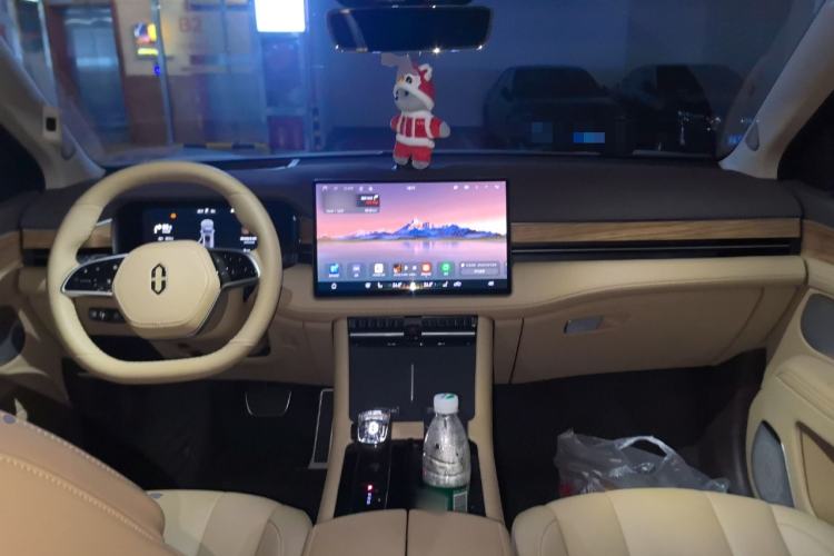 Used Hima AITO M7 2024 1.5T Intelligent Drive Rear-Drive Ultra Version 5 Seats Center Console