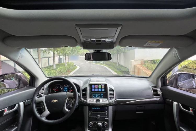 Used Chevrolet Captiva 2017 2.4L 4x4 Flagship Edition 7-Seater
