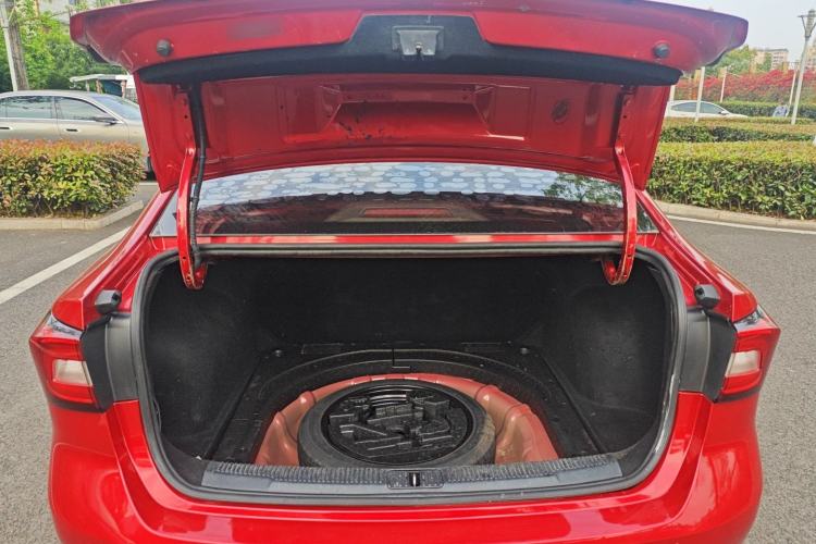 Used Roewe i5 2020 1.5L Manual 4G Connect Leehao Flagship Edition Exterior 12