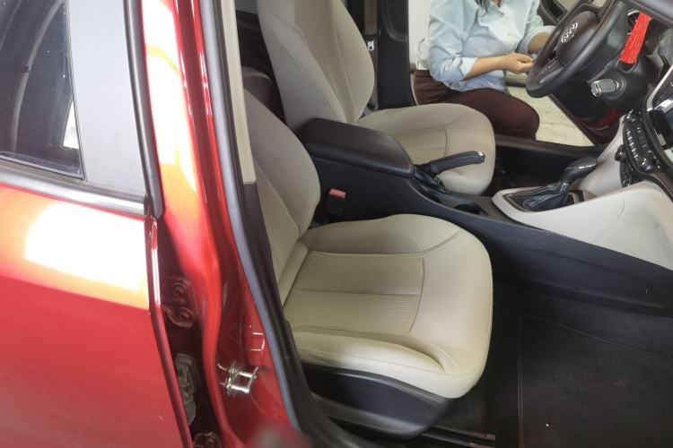 Used Buick GT 2015 15N Automatic Elite Version Right Front Seat