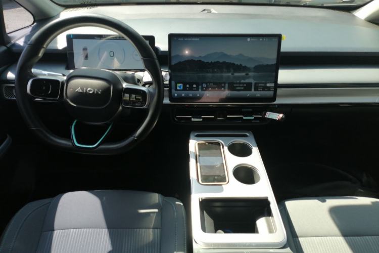 Used AION Y 2023 Younger Center Console