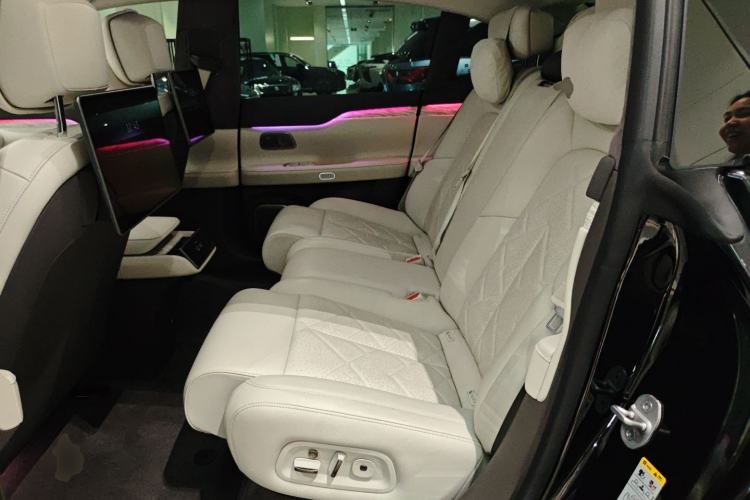 Used Nio ET7 2024 75 kWh Executive Signature Edition Left Rear Seat