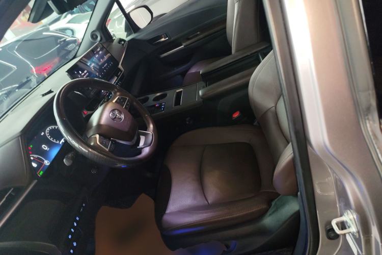 Used Toyota Sienna 2021 2.5L Hybrid Platinum Edition