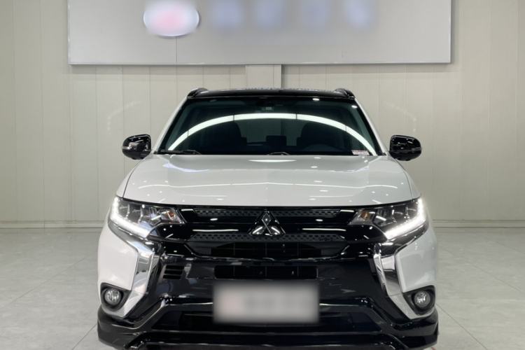 Used Mitsubishi Outlander 2021 2.4L 4x4 DynaDrive Edition 5 Seats Exterior 6