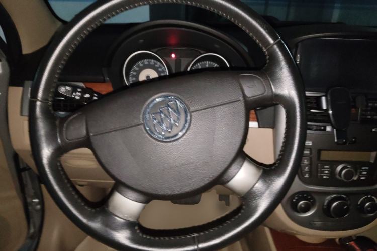 Used Buick Excelle 2013 1.5L Automatic Luxury Model Steering Wheel