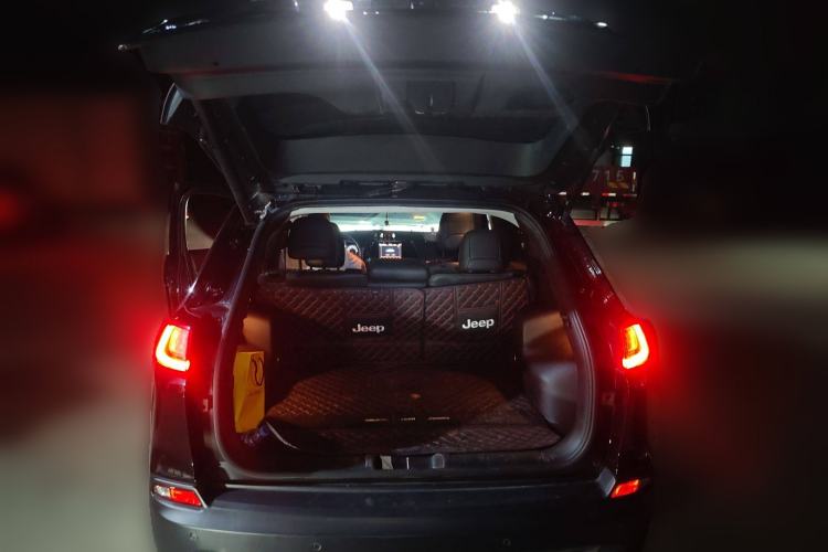 Used Jeep Cherokee 2019 2.0T Four-Wheel Drive Exploration Edition + Autonomous Driving Smart Package China V