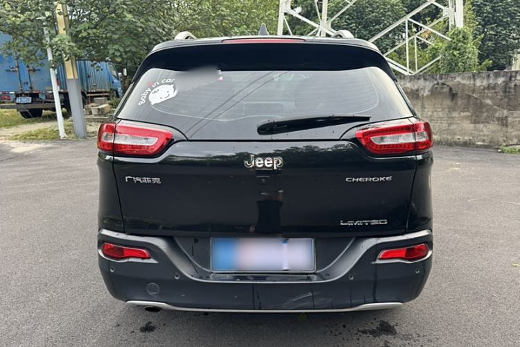 Used Jeep Cherokee 2017 2.0L Superior Edition