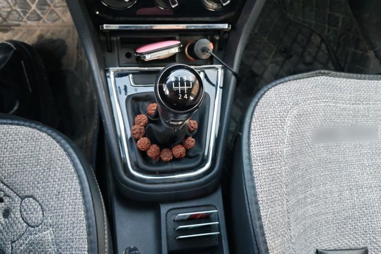 Used Volkswagen Bora 2017 1.6L Manual Comfort Model Gear Lever