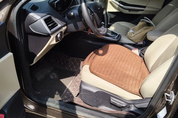 Used Ford Escort 2015 1.5L Automatic Fashion Model
