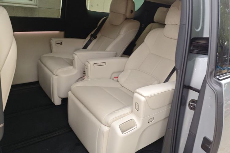 Used Li Auto MEGA 2025 Home Family Special Edition
