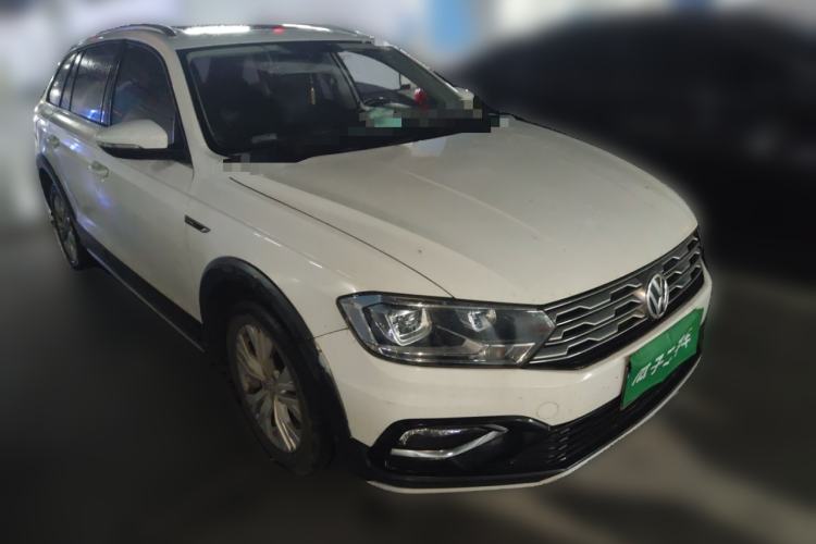 Used Volkswagen C-TREK 2018 230TSI DSG Comfort Model Front Right 45 Deg