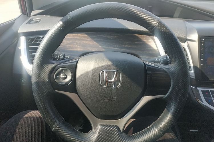 Used Honda Jade 2017 1.8L automatic Comfort version 5 seats Steering Wheel