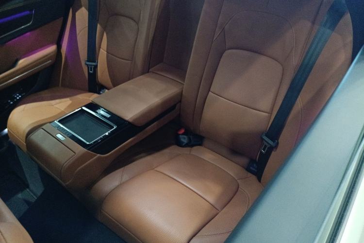 Used Jaguar XFL 2024 2.0T P300 Four-Wheel Drive Flagship Sport Gold Edition
